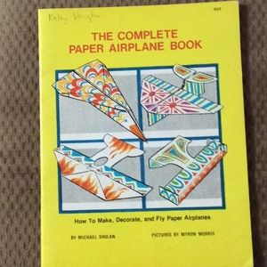 Vtg 1979 The Complete Paper Airplane Book.  32 pgs